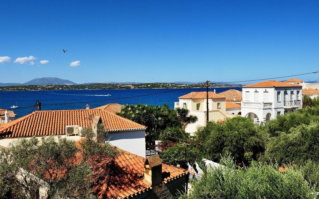 Готель Arolithos Spetses Town Екстер'єр фото